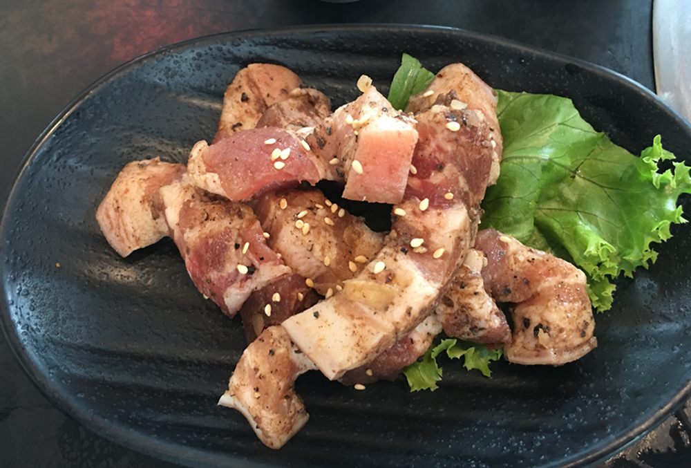 嘉義色鼎日式無煙燒肉。439元起平價燒肉吃到飽,小牛菲力/厚切沙朗牛小排/海鮮大拼盤任你吃,附贈鍋物湯底 - Nana愛旅行札記