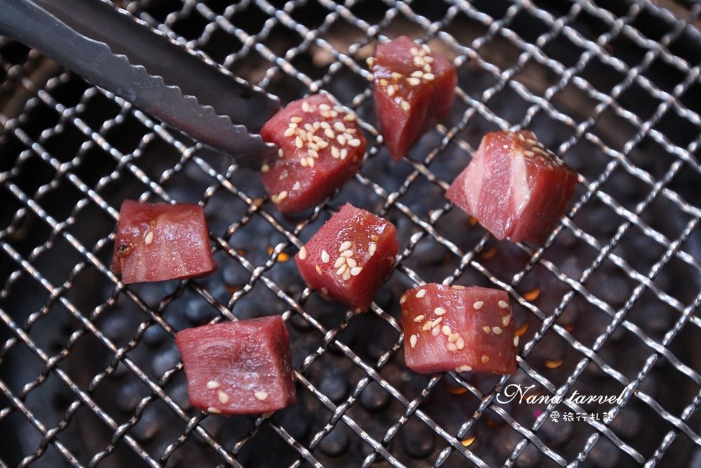 嘉義色鼎日式無煙燒肉。439元起平價燒肉吃到飽,小牛菲力/厚切沙朗牛小排/海鮮大拼盤任你吃,附贈鍋物湯底 - Nana愛旅行札記