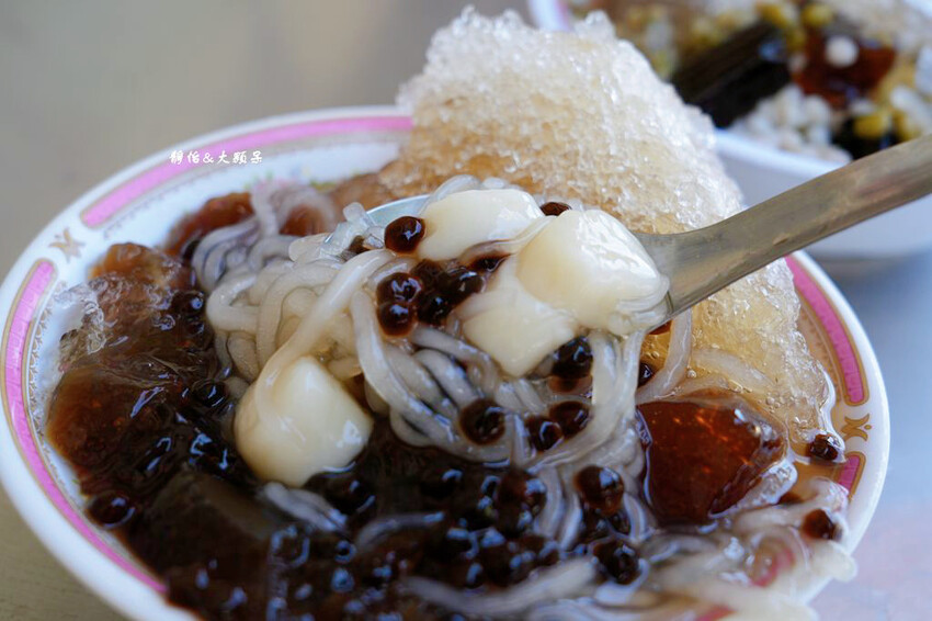 正老牌北興榕樹下粉條冰，六種配料只要45元，嘉義古早味阿婆粉