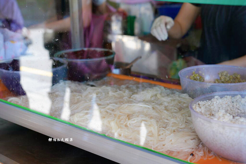 正老牌北興榕樹下粉條冰，六種配料只要45元，嘉義古早味阿婆粉