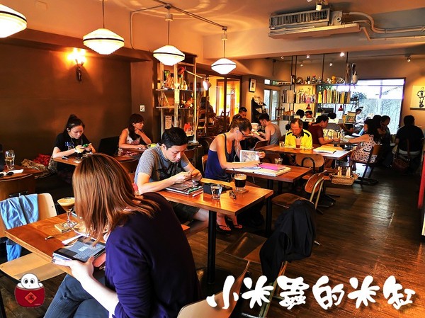 【捷運東門站｜永康商圈】學校咖啡館Ecole Cafe~青田街裡的小寧靜