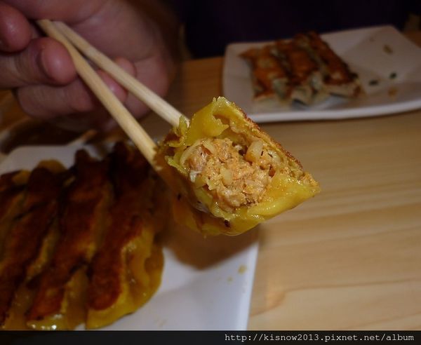 八方雲集水餃鍋貼專賣店(淡水英專店)：到處可見的平價美味--八方雲集(淡水英專店)体驗心得