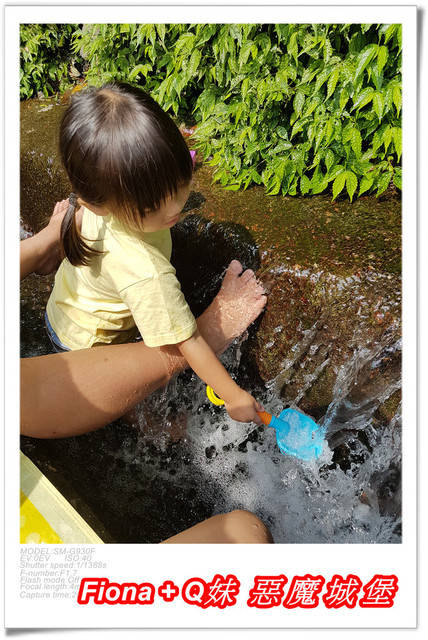 【谷關半日遊】百菇莊觀賞各式菇類，白冷冰棒消暑氣，點心白冷肉包大顆又好吃，八仙山轉彎處戲水，谷關小魚泡腳，沿途走走停停，慢慢享受吃、喝、玩、樂，很輕鬆的半日遊 !