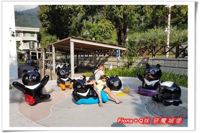 【谷關半日遊】百菇莊觀賞各式菇類，白冷冰棒消暑氣，點心白冷肉包大顆又好吃，八仙山轉彎處戲水，谷關小魚泡腳，沿途走走停停，慢慢享受吃、喝、玩、樂，很輕鬆的半日遊 !