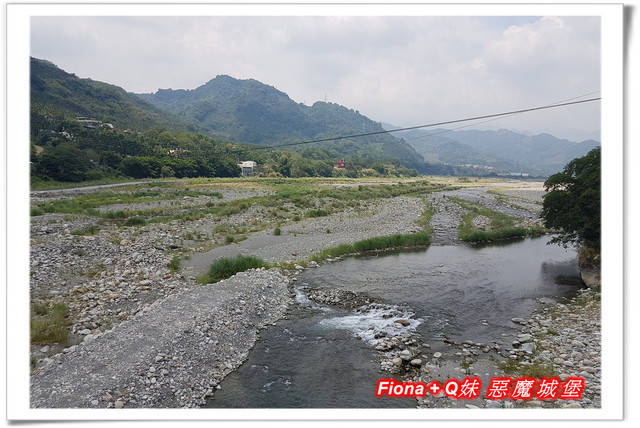 【谷關半日遊】百菇莊觀賞各式菇類，白冷冰棒消暑氣，點心白冷肉包大顆又好吃，八仙山轉彎處戲水，谷關小魚泡腳，沿途走走停停，慢慢享受吃、喝、玩、樂，很輕鬆的半日遊 !