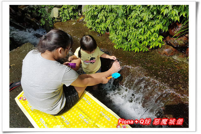 【谷關半日遊】百菇莊觀賞各式菇類，白冷冰棒消暑氣，點心白冷肉包大顆又好吃，八仙山轉彎處戲水，谷關小魚泡腳，沿途走走停停，慢慢享受吃、喝、玩、樂，很輕鬆的半日遊 !