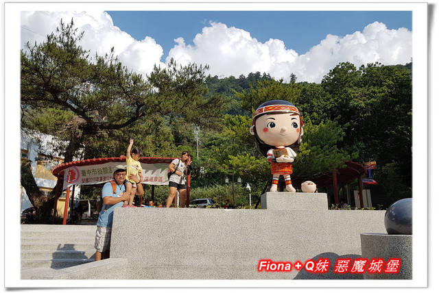 【谷關半日遊】百菇莊觀賞各式菇類，白冷冰棒消暑氣，點心白冷肉包大顆又好吃，八仙山轉彎處戲水，谷關小魚泡腳，沿途走走停停，慢慢享受吃、喝、玩、樂，很輕鬆的半日遊 !