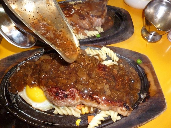 大塊牛排店：牛排要大塊--大塊牛排(淡水店)体驗心得