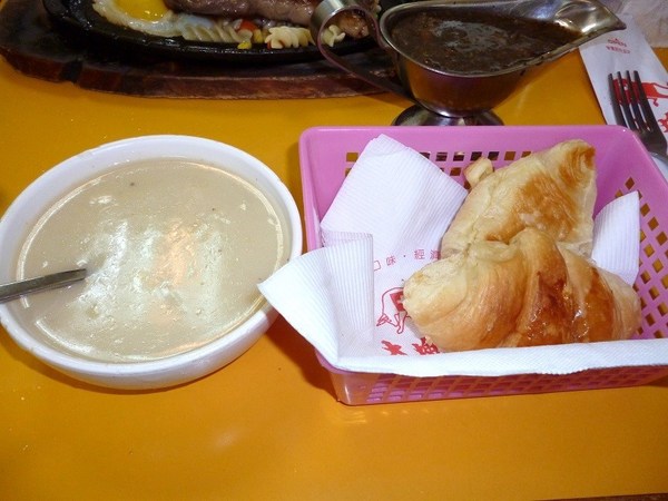 大塊牛排店：牛排要大塊--大塊牛排(淡水店)体驗心得