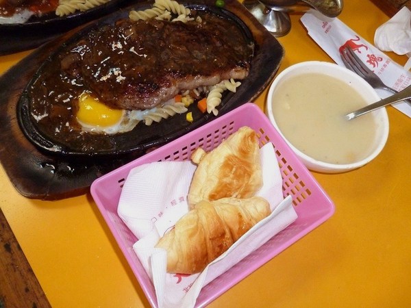 大塊牛排店：牛排要大塊--大塊牛排(淡水店)体驗心得