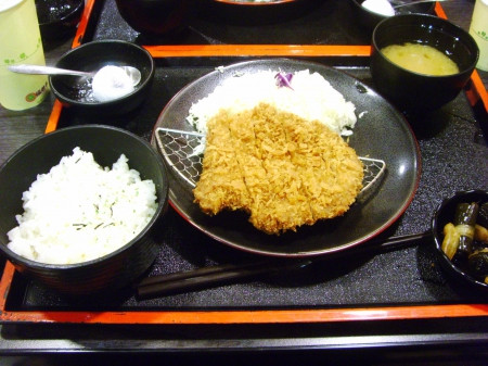 滿滿日式味道的福勝亭--淡水店