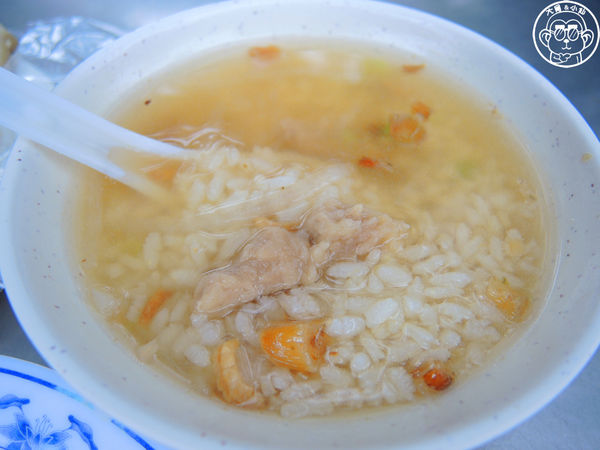 慈聖宮(Tsu-Sheng Temple):呷飽祙【台北大同・大稻埕慈聖宮 美食廣場】必點魩仔魚炒飯+肉粥和炸物 慈聖宮(Tsu-Sheng Temple):呷飽祙【台北大同・大稻埕慈聖宮 美食廣場】必點魩仔魚炒飯+肉粥和炸物