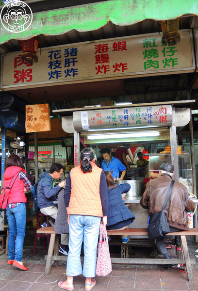 慈聖宮(Tsu-Sheng Temple):呷飽祙【台北大同・大稻埕慈聖宮 美食廣場】必點魩仔魚炒飯+肉粥和炸物 慈聖宮(Tsu-Sheng Temple):呷飽祙【台北大同・大稻埕慈聖宮 美食廣場】必點魩仔魚炒飯+肉粥和炸物