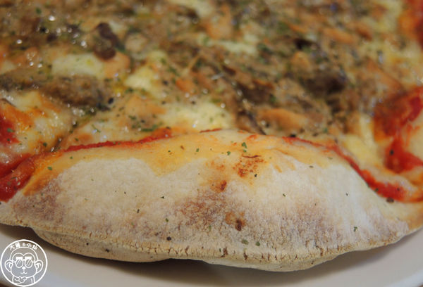 貝里義大利薄餅披薩：呷飽祙【新北樹林･貝里義大利薄餅披薩】北大特區多口味披薩