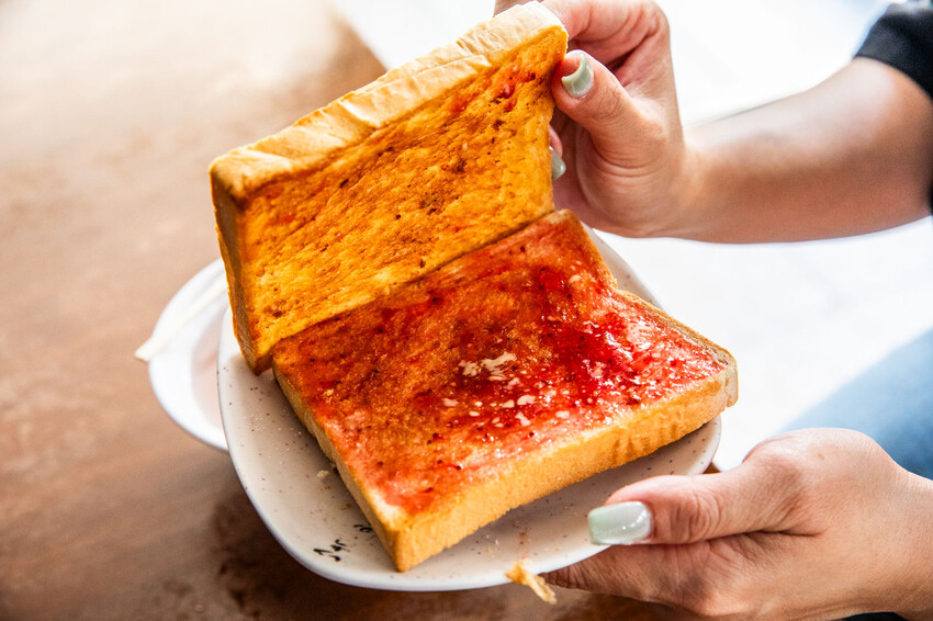 台中市中區阿斗伯冷凍芋｜在地三十年銅板美食！天氣越熱人越多的冷凍芋