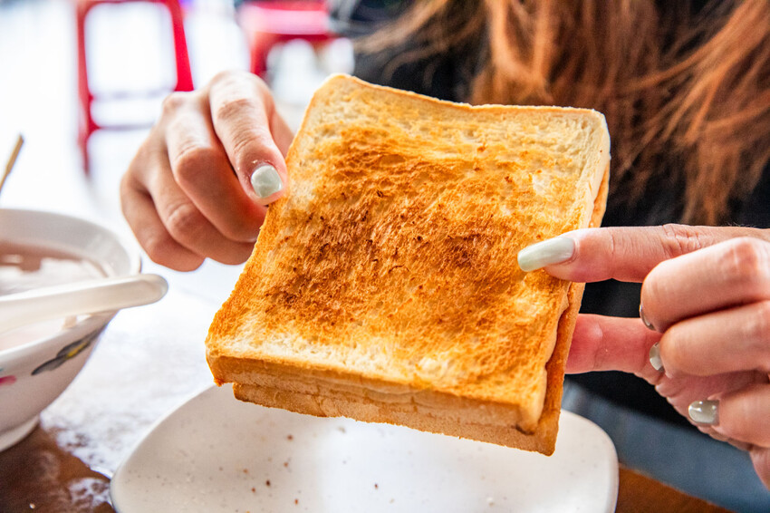 台中市中區阿斗伯冷凍芋｜在地三十年銅板美食！天氣越熱人越多的冷凍芋