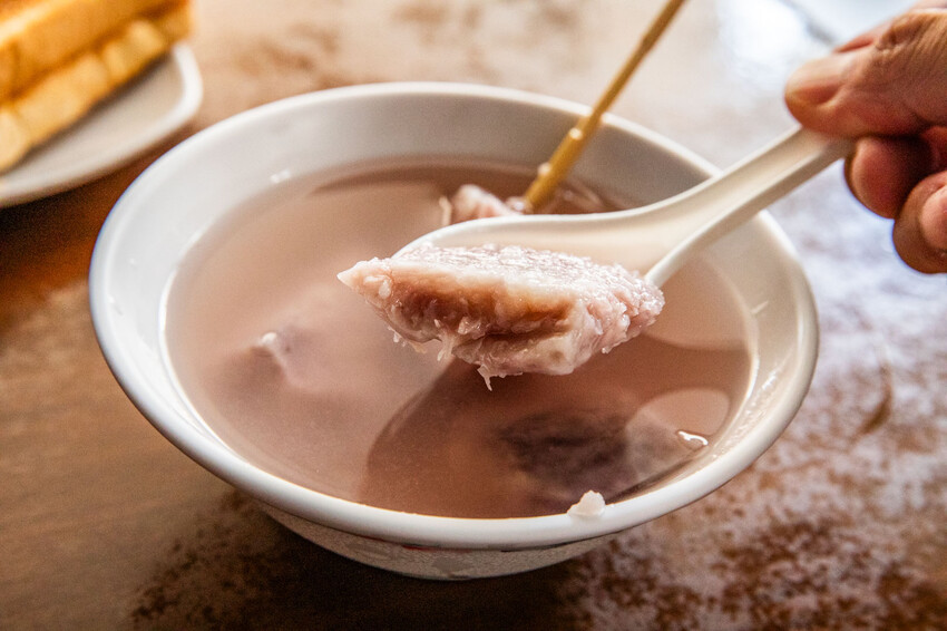 台中市中區阿斗伯冷凍芋｜在地三十年銅板美食！天氣越熱人越多的冷凍芋