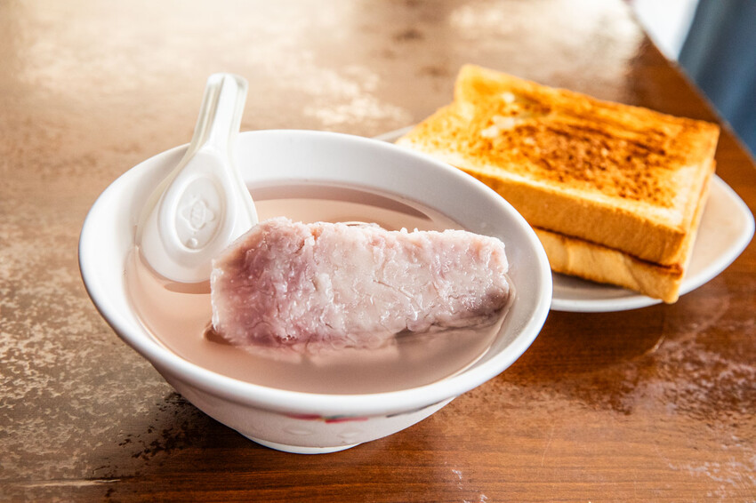 台中市中區阿斗伯冷凍芋｜在地三十年銅板美食！天氣越熱人越多的冷凍芋