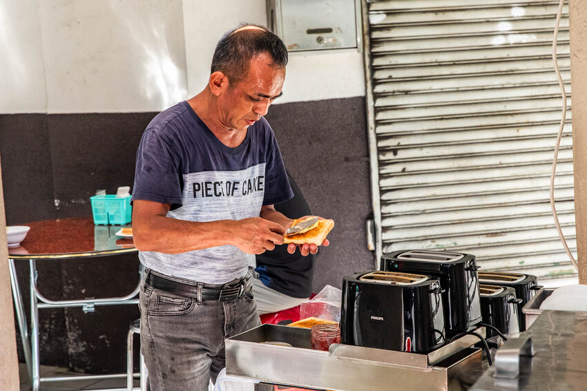 台中市中區阿斗伯冷凍芋｜在地三十年銅板美食！天氣越熱人越多的冷凍芋