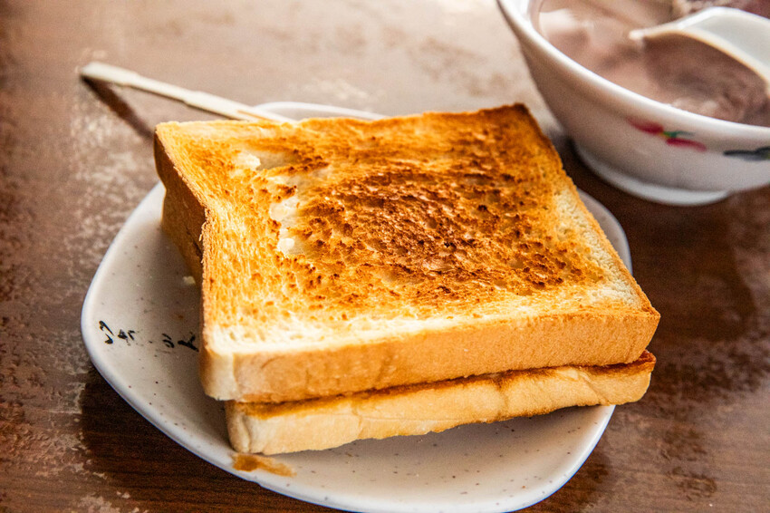 台中市中區阿斗伯冷凍芋｜在地三十年銅板美食！天氣越熱人越多的冷凍芋