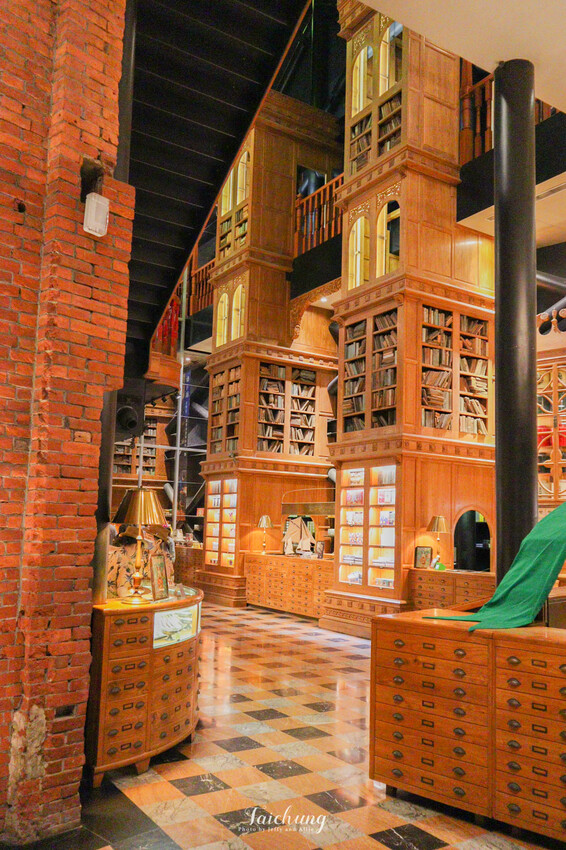 【台中景點】宮原眼科冰淇淋、飲品、餐廳、伴手禮專賣店，走進哈利波特的魔法圖書館！