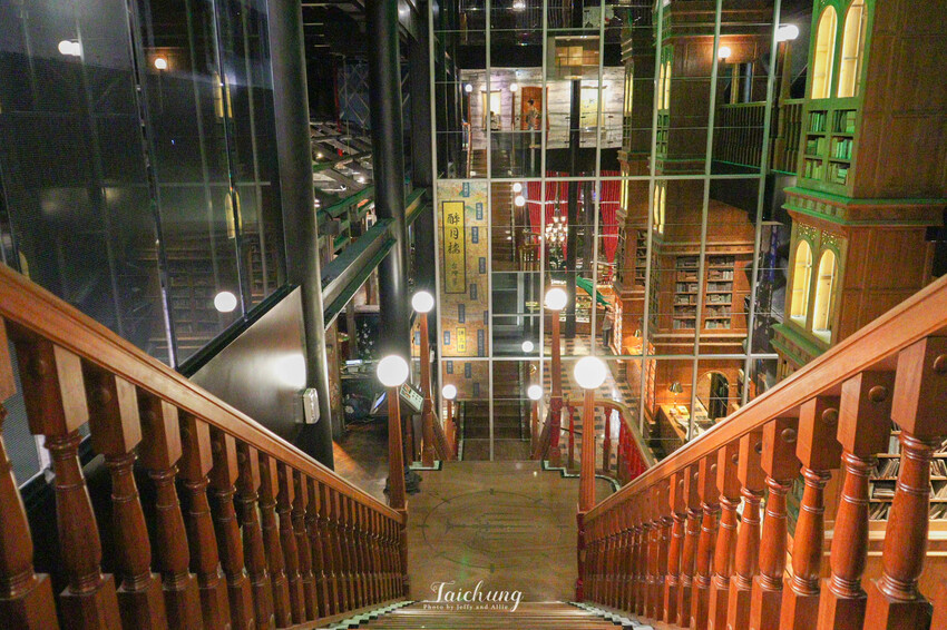 【台中景點】宮原眼科冰淇淋、飲品、餐廳、伴手禮專賣店，走進哈利波特的魔法圖書館！