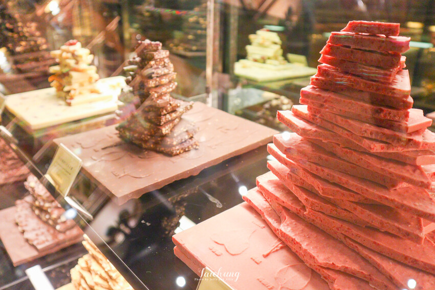 【台中景點】宮原眼科冰淇淋、飲品、餐廳、伴手禮專賣店，走進哈利波特的魔法圖書館！