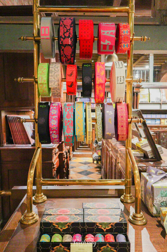 【台中景點】宮原眼科冰淇淋、飲品、餐廳、伴手禮專賣店，走進哈利波特的魔法圖書館！