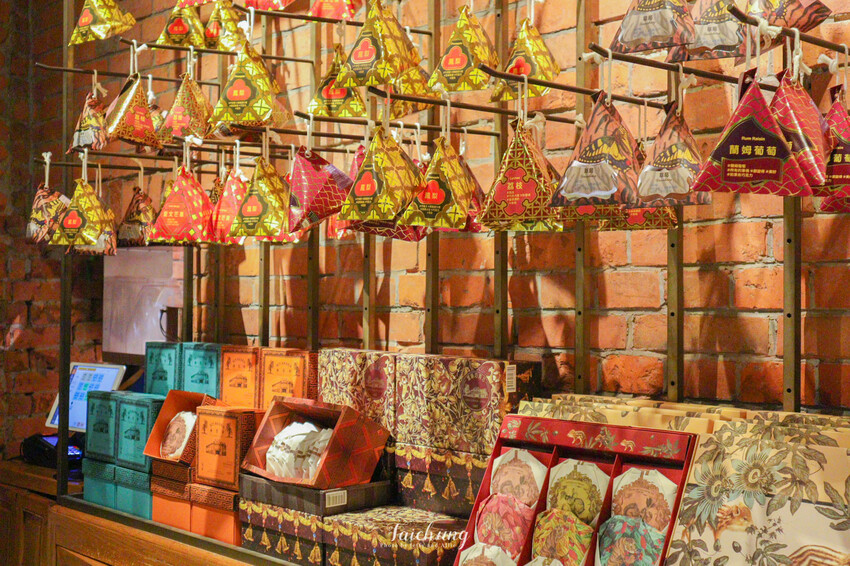 【台中景點】宮原眼科冰淇淋、飲品、餐廳、伴手禮專賣店，走進哈利波特的魔法圖書館！