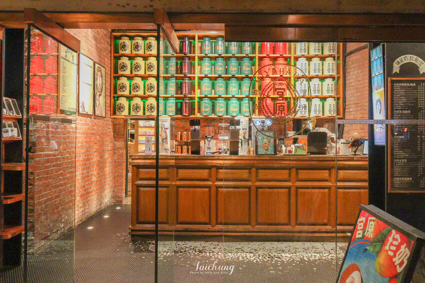 【台中景點】宮原眼科冰淇淋、飲品、餐廳、伴手禮專賣店，走進哈利波特的魔法圖書館！