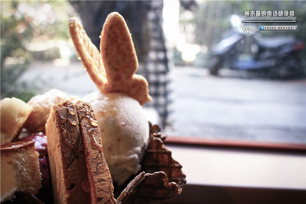 宮原眼科~台中中區(在百年紅磚騎樓上，品嚐超人氣的華麗冰淇淋)