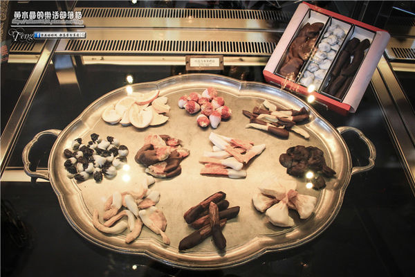 宮原眼科~台中中區(在百年紅磚騎樓上，品嚐超人氣的華麗冰淇淋)