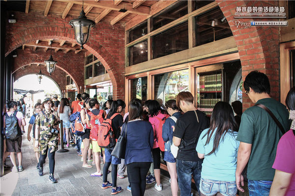 宮原眼科~台中中區(在百年紅磚騎樓上，品嚐超人氣的華麗冰淇淋)