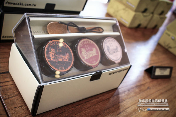 宮原眼科~台中中區(在百年紅磚騎樓上，品嚐超人氣的華麗冰淇淋)