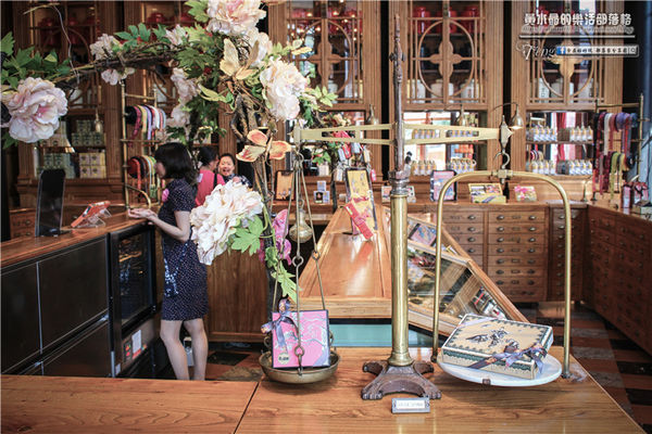 宮原眼科~台中中區(在百年紅磚騎樓上，品嚐超人氣的華麗冰淇淋)