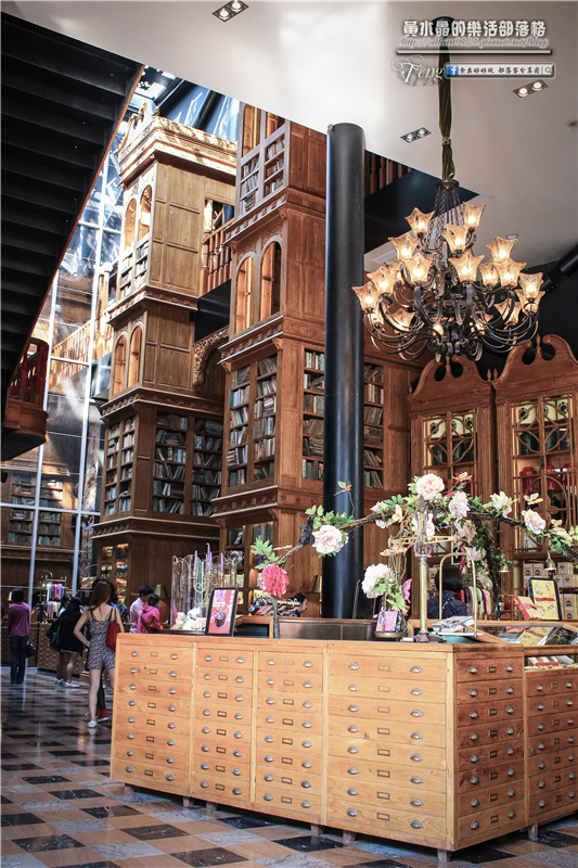 宮原眼科~台中中區(在百年紅磚騎樓上，品嚐超人氣的華麗冰淇淋)