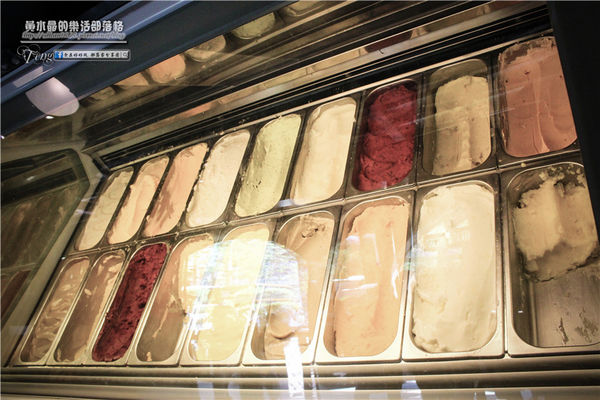 宮原眼科~台中中區(在百年紅磚騎樓上，品嚐超人氣的華麗冰淇淋)