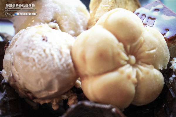 宮原眼科~台中中區(在百年紅磚騎樓上，品嚐超人氣的華麗冰淇淋)