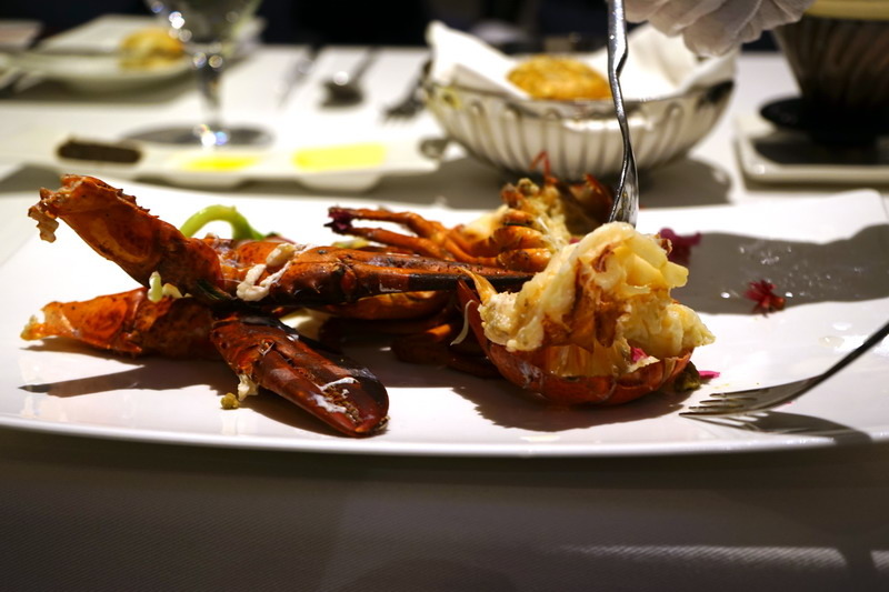 自已的龍蝦,自已花現--加line好友送龍蝦--現場打卡送龍蝦--史上最好吃的科學料理龍蝦套餐--活跳跳的活龍蝦精心計算,科學烹調是最美味的龍蝦料理--法月龍蝦大贈送不來可惜喔