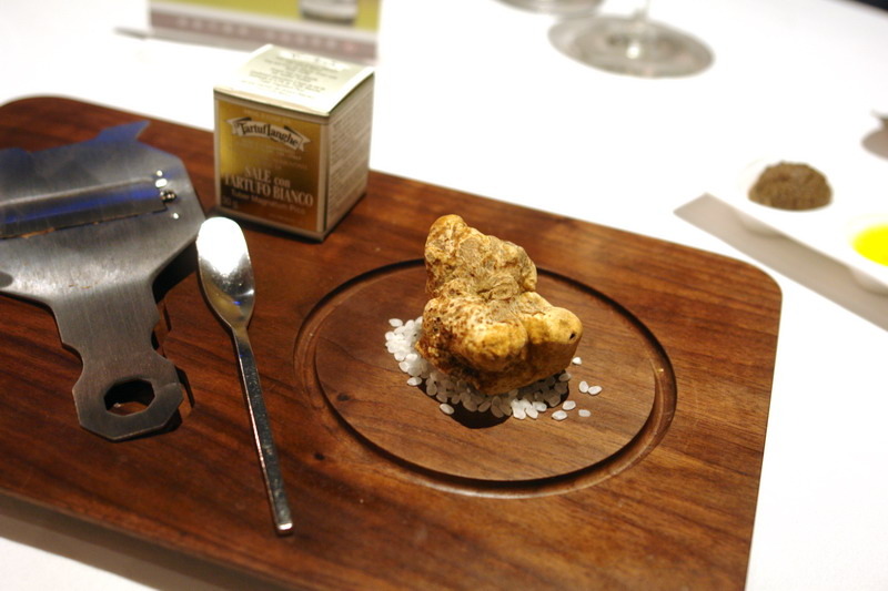 白松露豪華饗宴--高貴精品奢華--史上無敵白松露--頂級珍饈伊比利豬--一期一會--一生至少來一回--法月當代法式料理