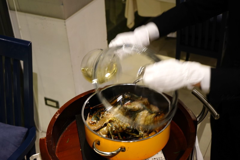 自已的龍蝦,自已花現--加line好友送龍蝦--現場打卡送龍蝦--史上最好吃的科學料理龍蝦套餐--活跳跳的活龍蝦精心計算,科學烹調是最美味的龍蝦料理--法月龍蝦大贈送不來可惜喔