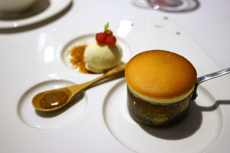 自已的龍蝦,自已花現--加line好友送龍蝦--現場打卡送龍蝦--史上最好吃的科學料理龍蝦套餐--活跳跳的活龍蝦精心計算,科學烹調是最美味的龍蝦料理--法月龍蝦大贈送不來可惜喔