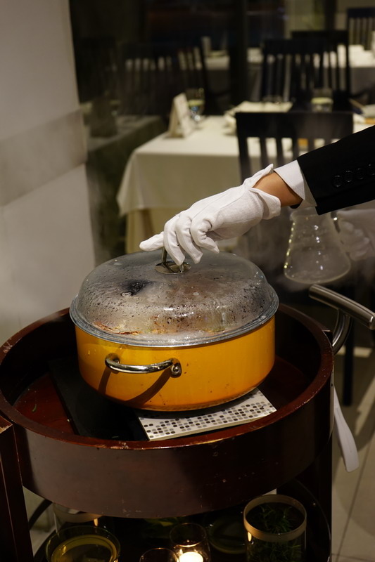 自已的龍蝦,自已花現--加line好友送龍蝦--現場打卡送龍蝦--史上最好吃的科學料理龍蝦套餐--活跳跳的活龍蝦精心計算,科學烹調是最美味的龍蝦料理--法月龍蝦大贈送不來可惜喔