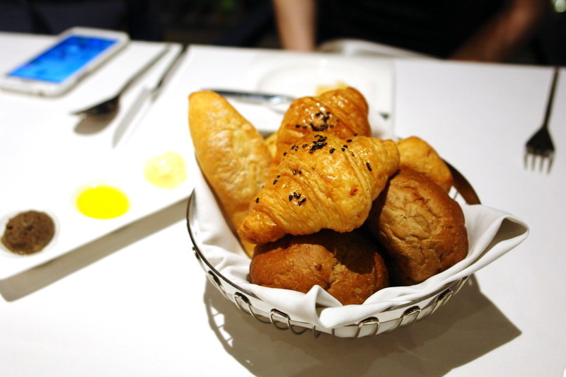 白松露豪華饗宴--高貴精品奢華--史上無敵白松露--頂級珍饈伊比利豬--一期一會--一生至少來一回--法月當代法式料理