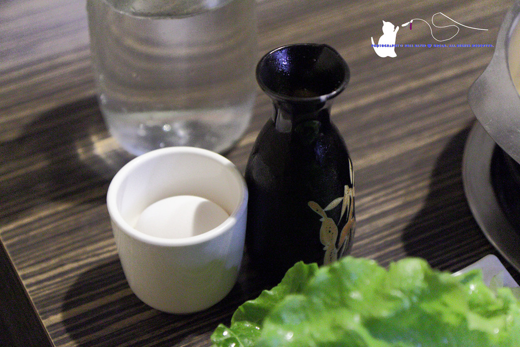 [食記] 台中 南屯區 || 雲爐鍋物 || 超值宵夜火鍋，湯頭好喝好特別^口^