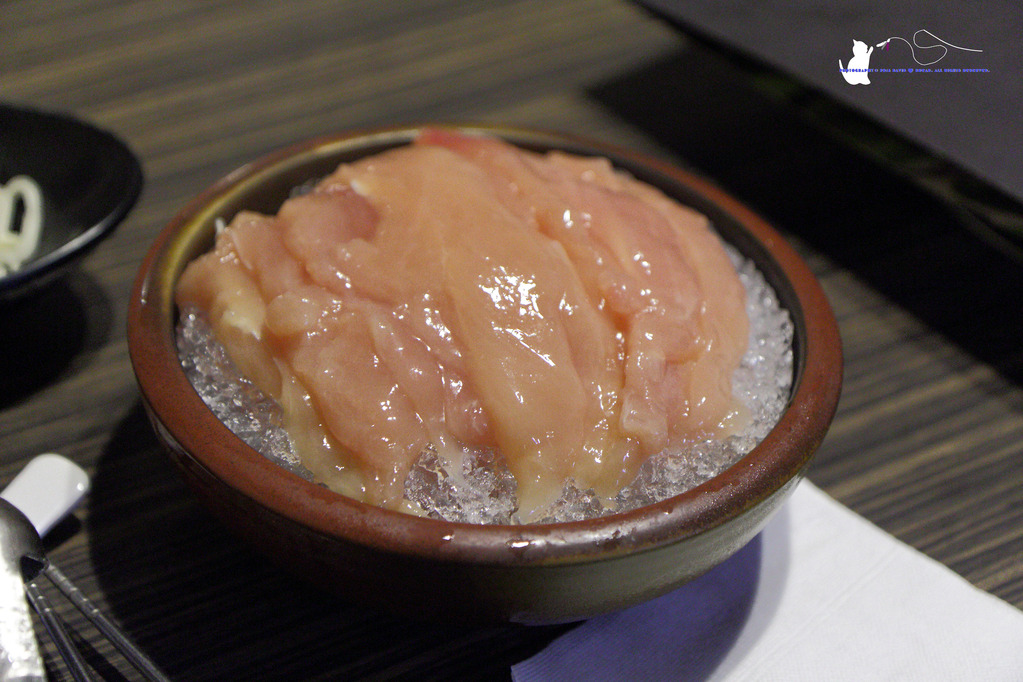 [食記] 台中 南屯區 || 雲爐鍋物 || 超值宵夜火鍋，湯頭好喝好特別^口^