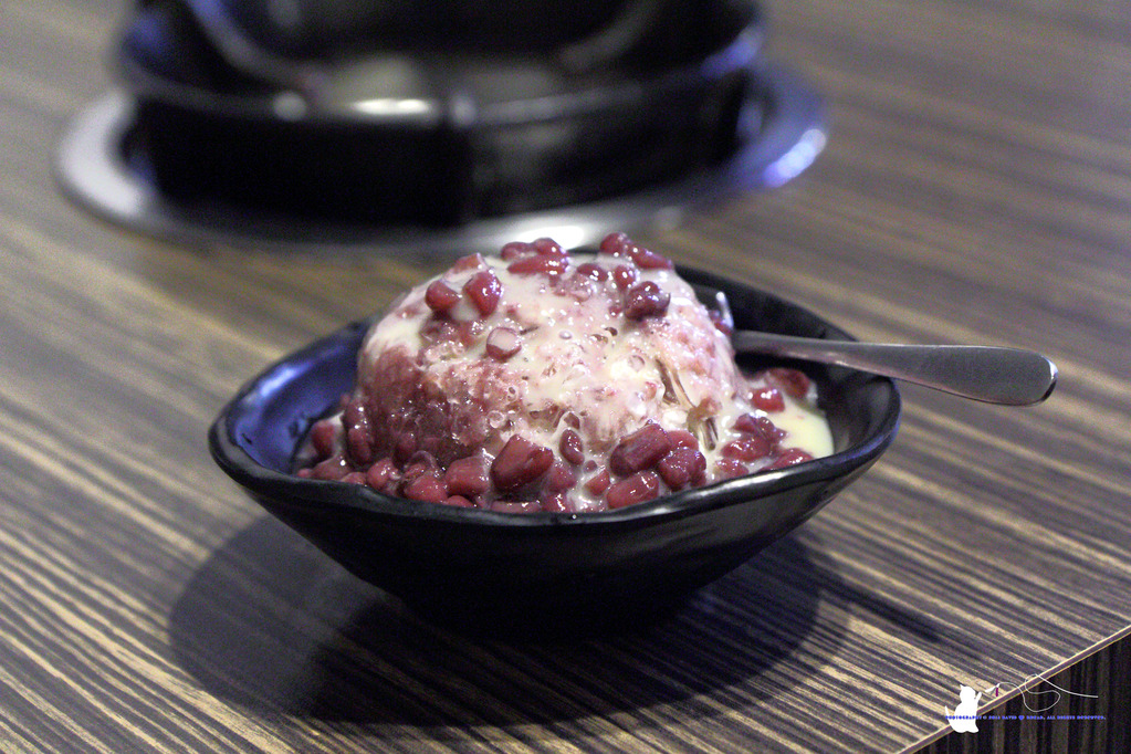 [食記] 台中 南屯區 || 雲爐鍋物 || 超值宵夜火鍋，湯頭好喝好特別^口^