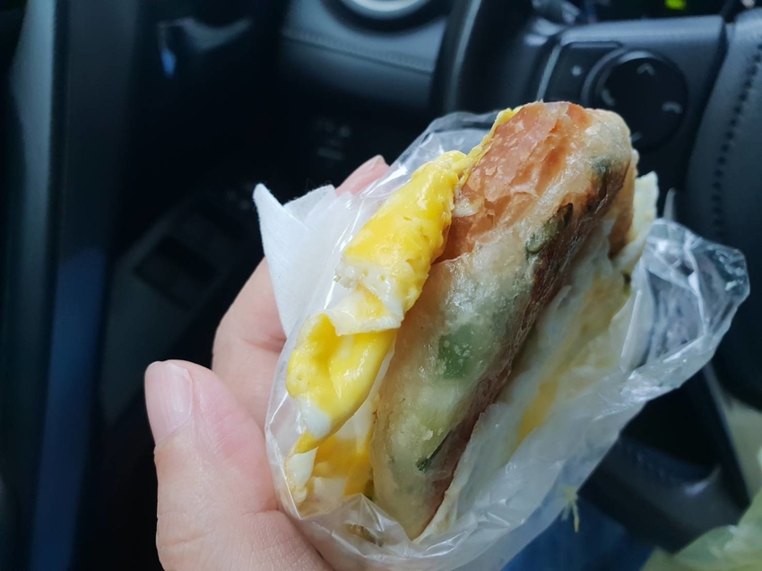 202584.jpg - 【基隆】銅板美食推薦。魏家蔥仔餅&大陸餅+東家館蔥餅&餛飩湯+連珍芋泥球&雪露+春美肉圓+活力讚蒟蒻 202584.jpg - 【基隆】銅板美食推薦。魏家蔥仔餅&大陸餅+東家館蔥餅&餛飩湯+連珍芋泥球&雪露+春美肉圓+活力讚蒟蒻