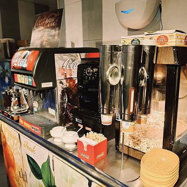 基隆歡樂牛排義二店~點主餐享自助吧吃到飽~不限時用餐~離火車