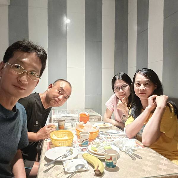 基隆歡樂牛排義二店~點主餐享自助吧吃到飽~不限時用餐~離火車